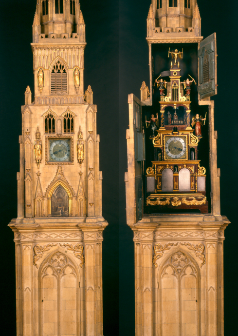 Image: The Lichfield Clock with its doors closed and doors open